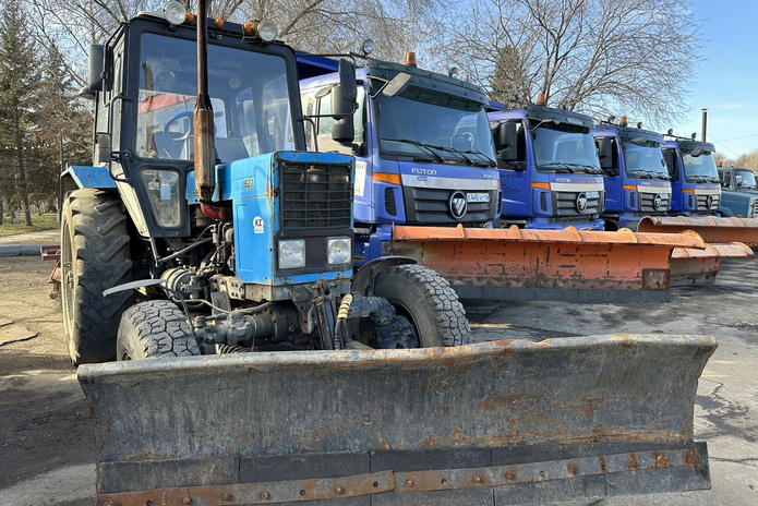 Водно-солевой раствор применят на дорогах Усть-Каменогорска зимой